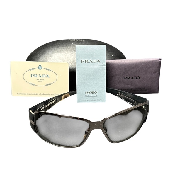 Prada Sunglasses with Case - Brand New - Picture 8 of 8